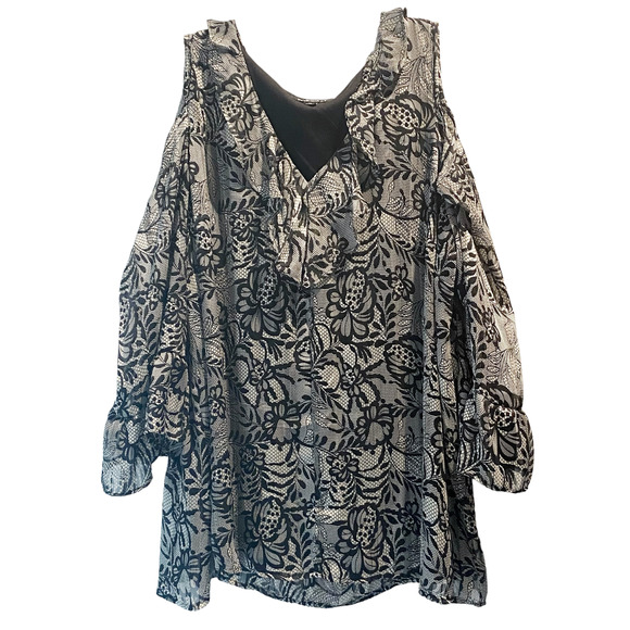 🛍️ Roz & Ali Black White Floral Blouse Cut Out Sleeves Womens Size XL - Picture 2 of 10